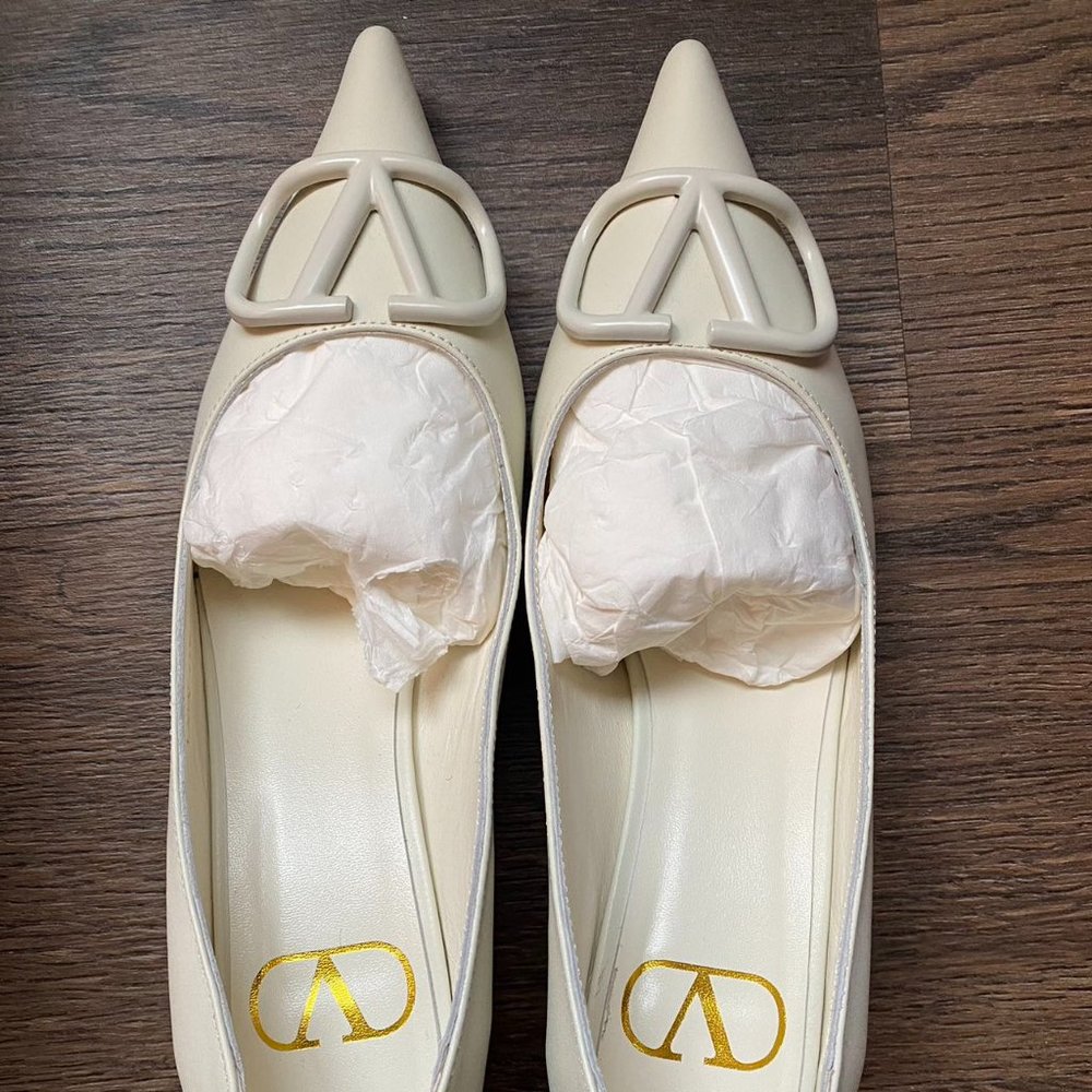 Valentino VSLING 45 Leather Pump NWT